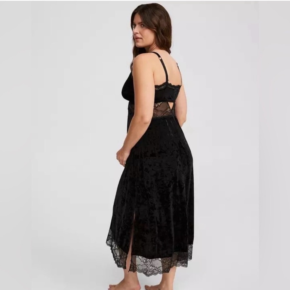 Torrid Black Lace-Trim Velvet Slip Dress with cage neckline size 2 NWT - Picture 2 of 7